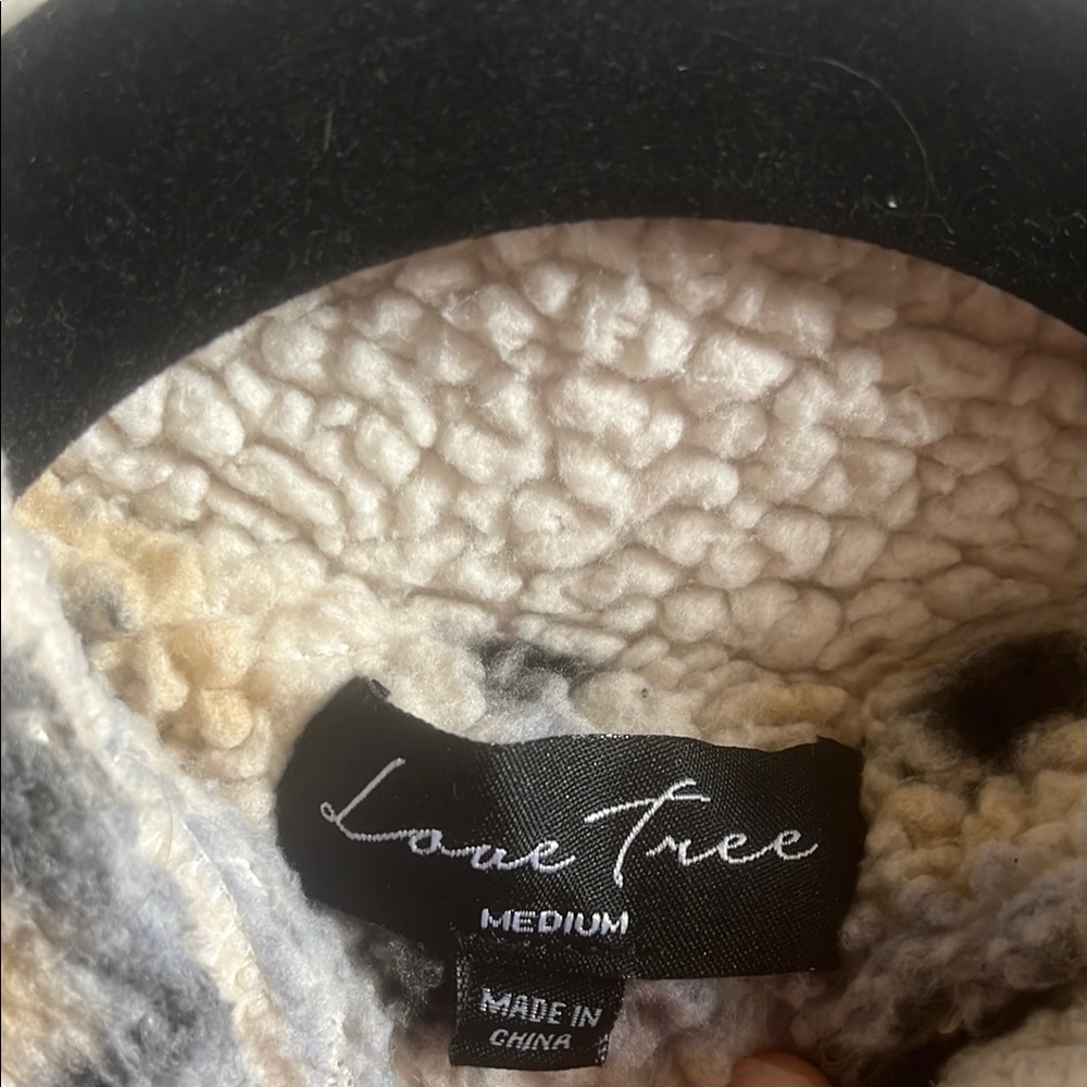 Cozy Patterned Jacket - Picture 3 of 3